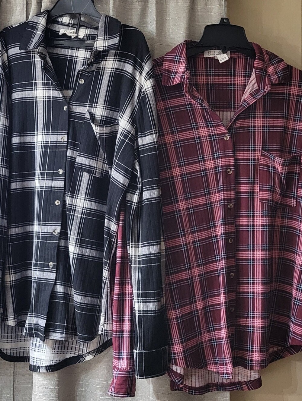 2x women flannel shirts in size Lwhite/black plaid and red/black plaid